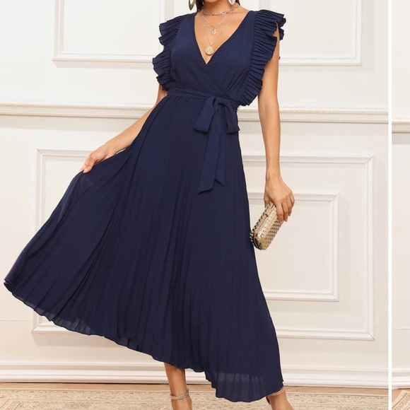 SHEIN Dresses & Skirts - 💸Navy Blue Maxi Dress